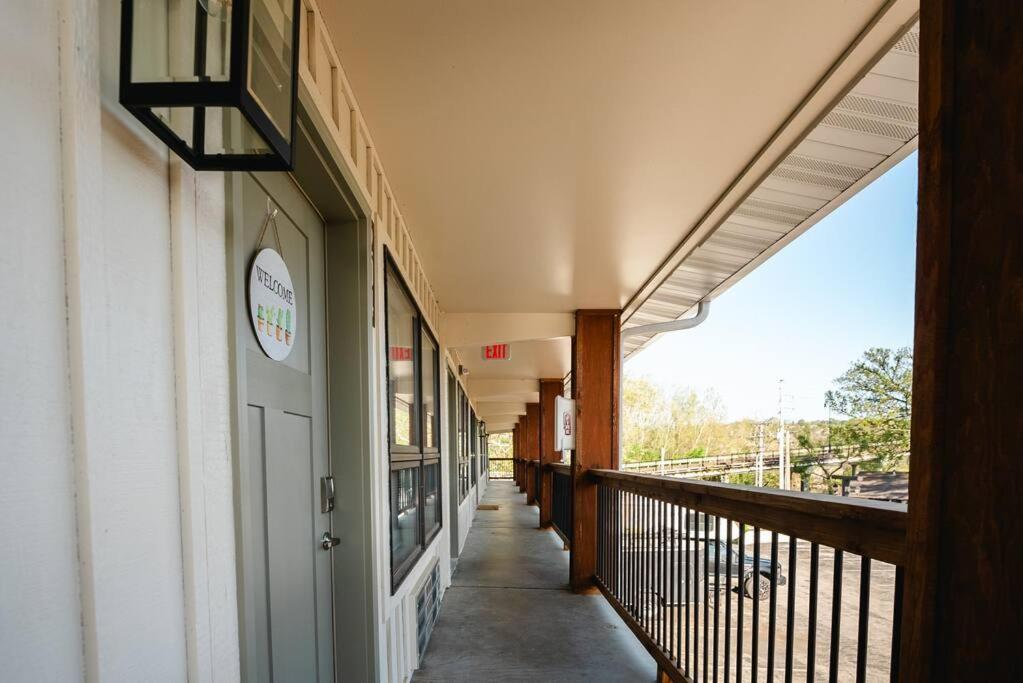 Pet Friendly Boho Condo With Pool--Fitness Center--Next To The Branson Landing--Close To Convention Center And Kanakuk المظهر الخارجي الصورة